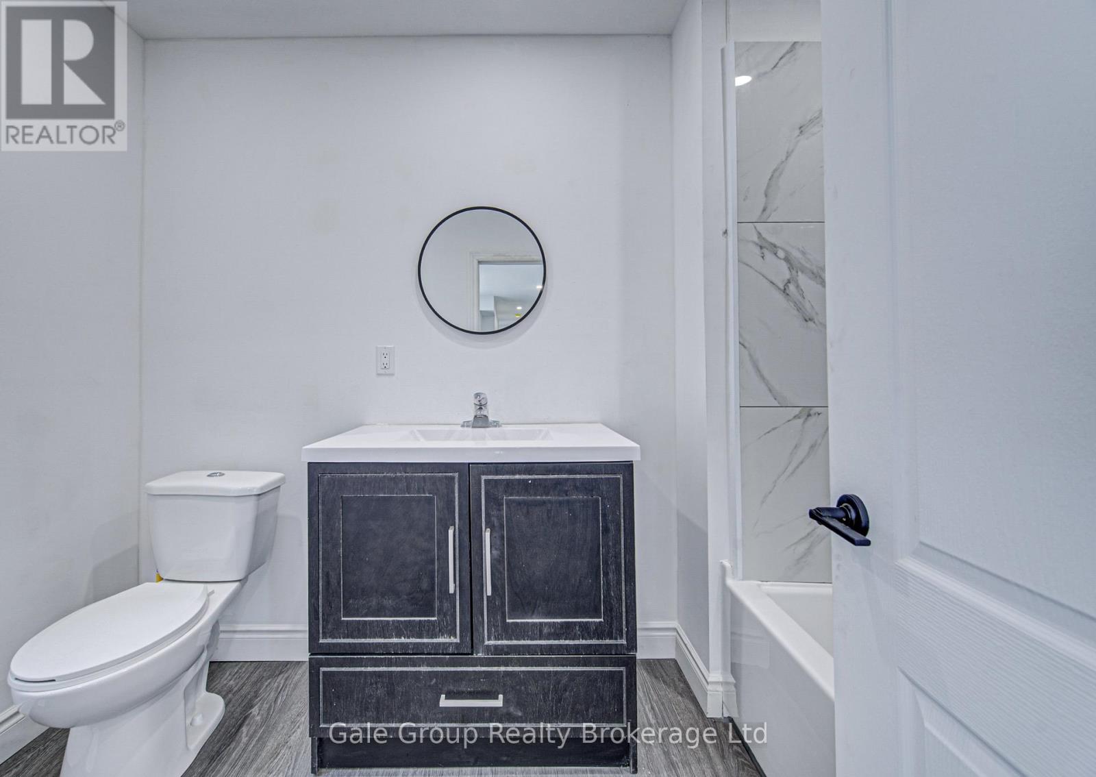 203 Talbot Street S Property Photo 25