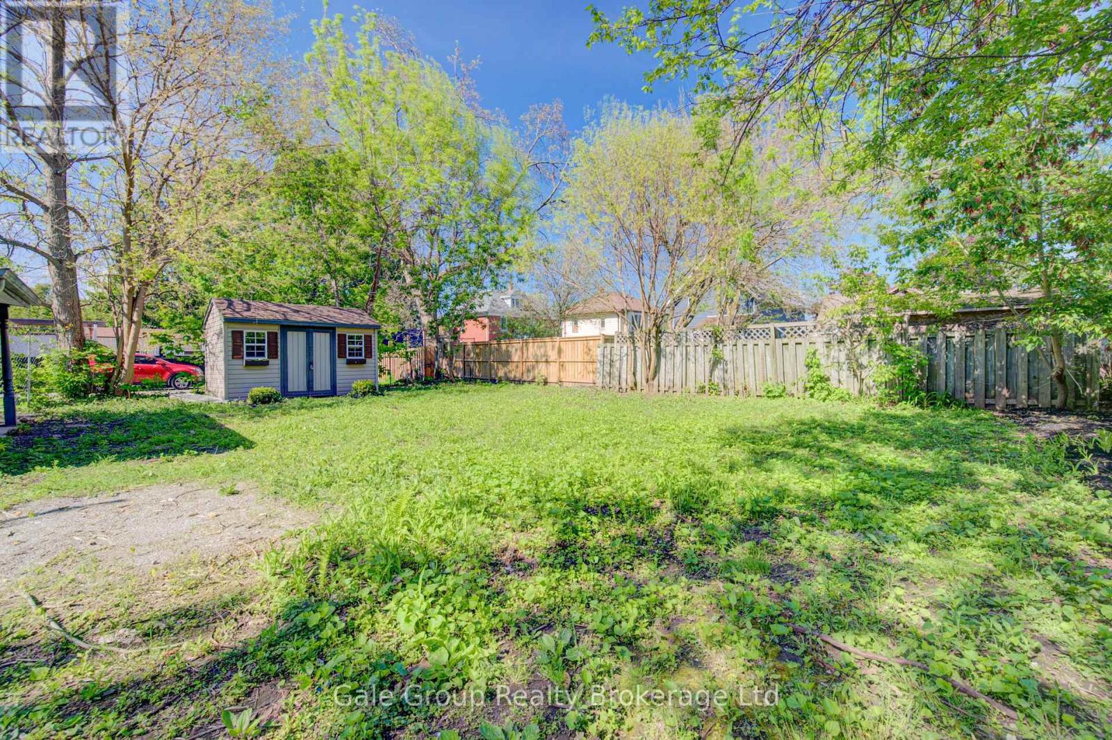 203 Talbot Street S Property Photo 43