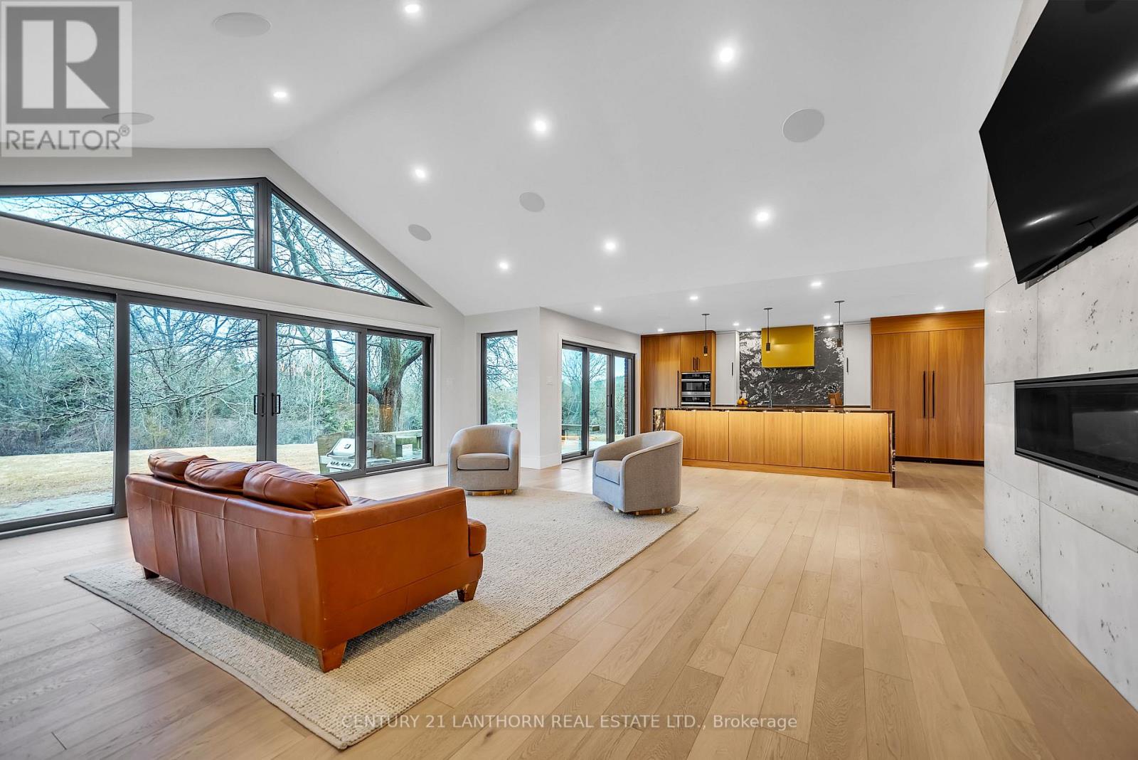 676 Foxton Road Property Photo 14