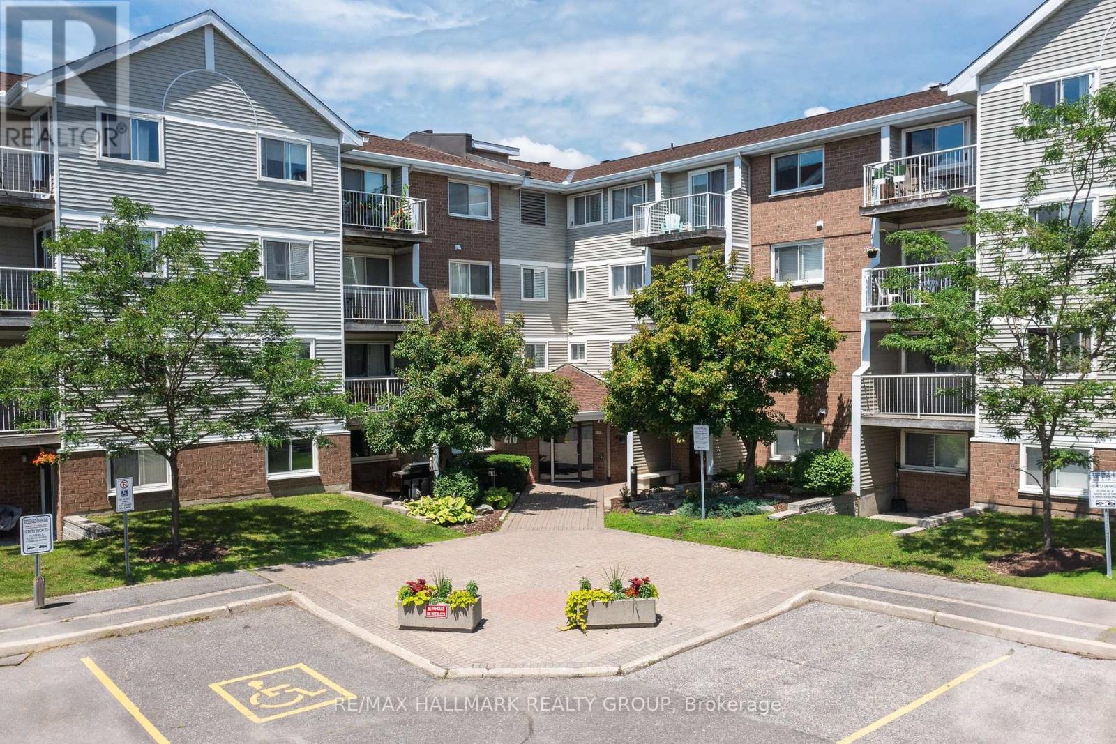 412 - 270 BRITTANY DRIVE Property Photo 1