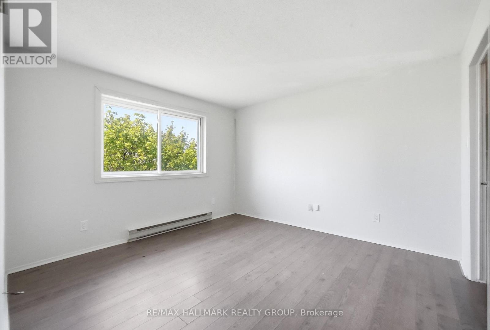 412 - 270 Brittany Drive Property Photo 12