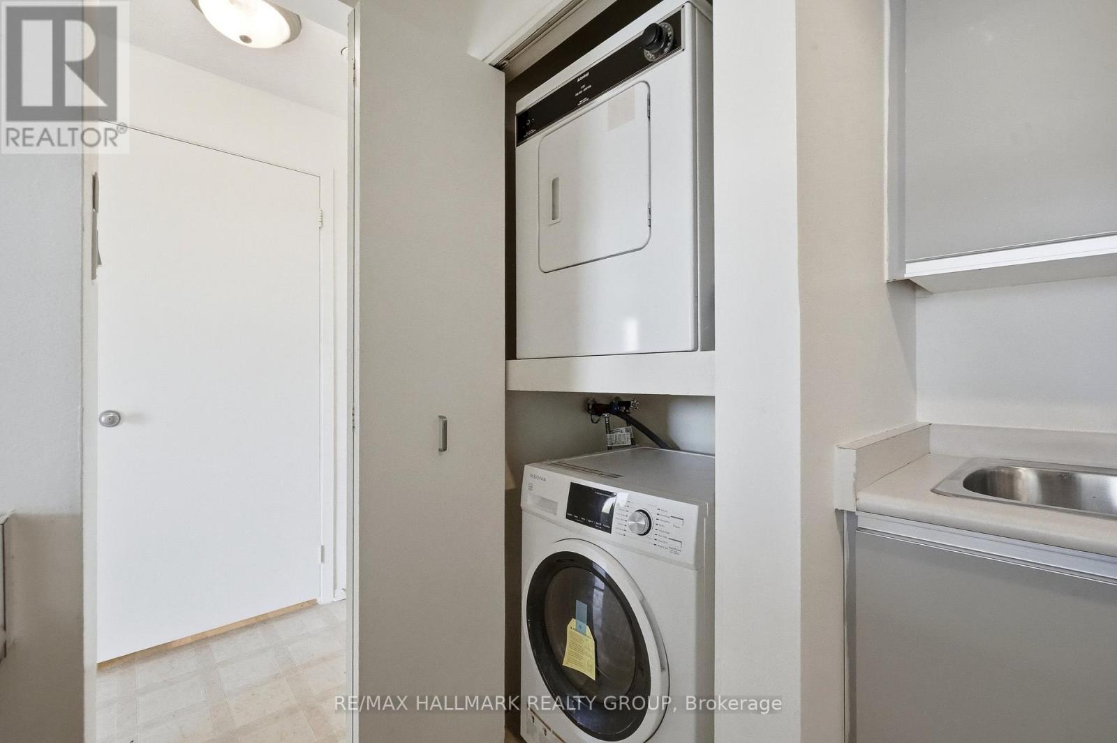 412 - 270 Brittany Drive Property Photo 17