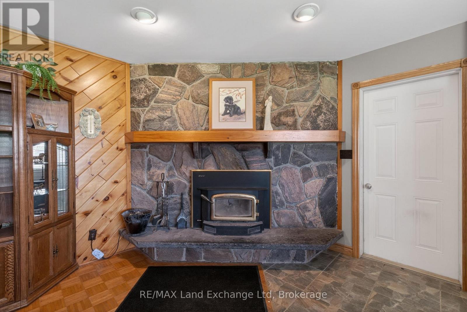 696 Josephine Street N Property Photo 12