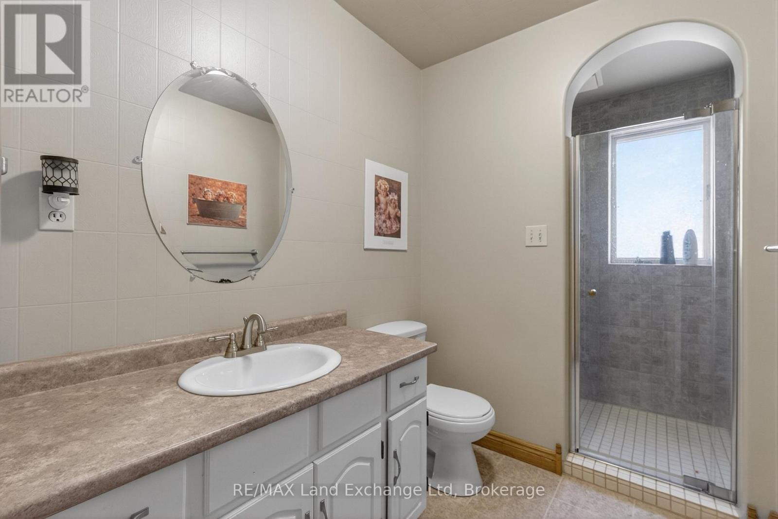 696 Josephine Street N Property Photo 17