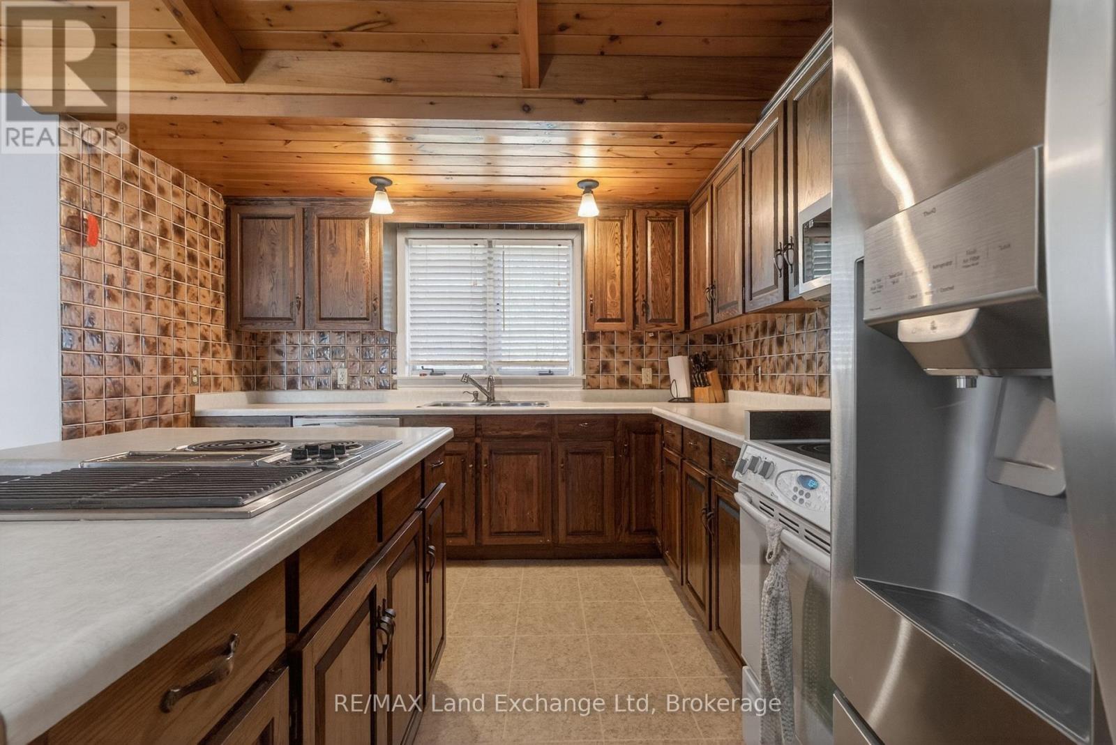 696 Josephine Street N Property Photo 25