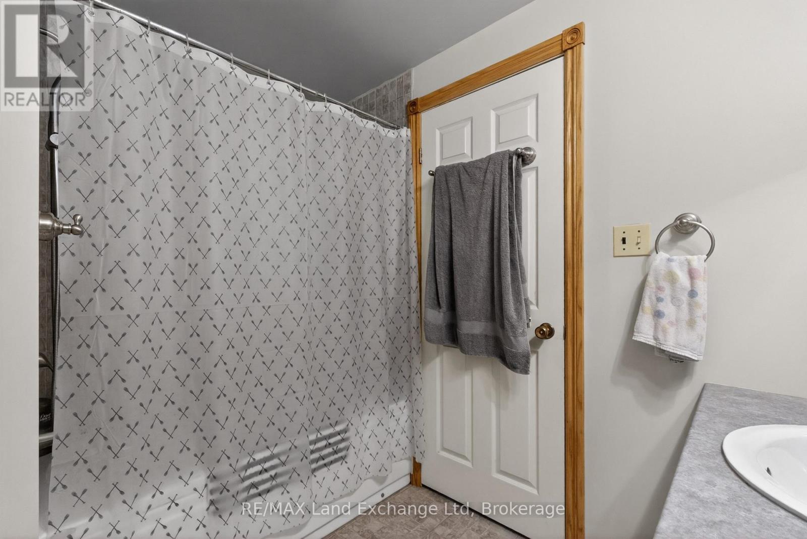 696 Josephine Street N Property Photo 32