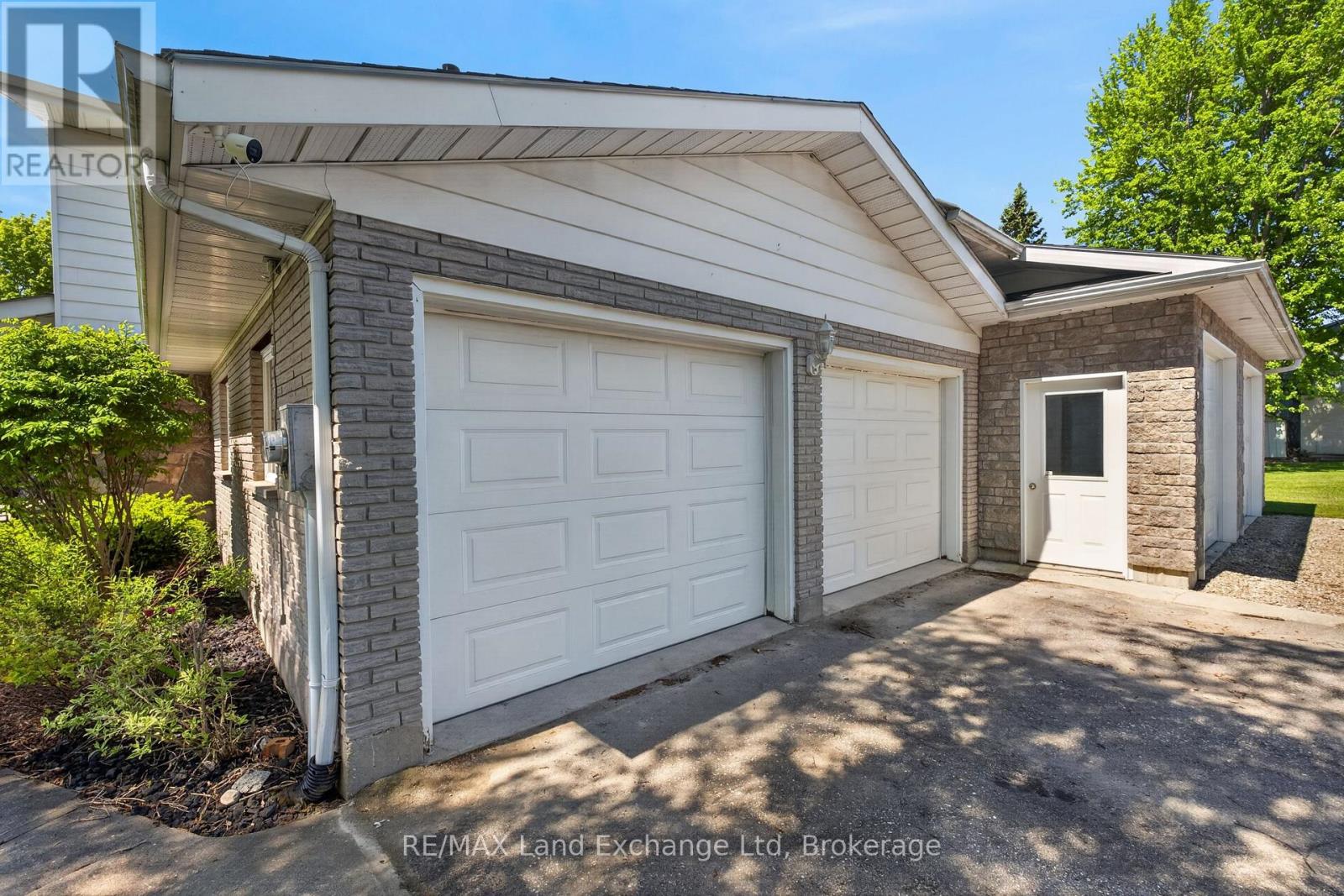 696 Josephine Street N Property Photo 43