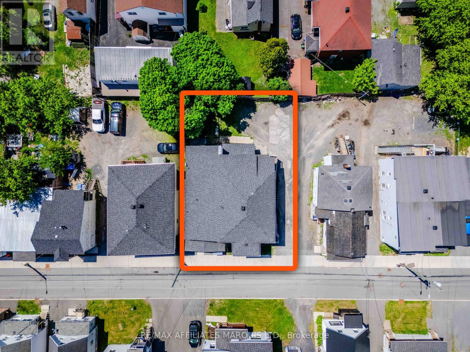 225 Louisa Street Property Photo 2