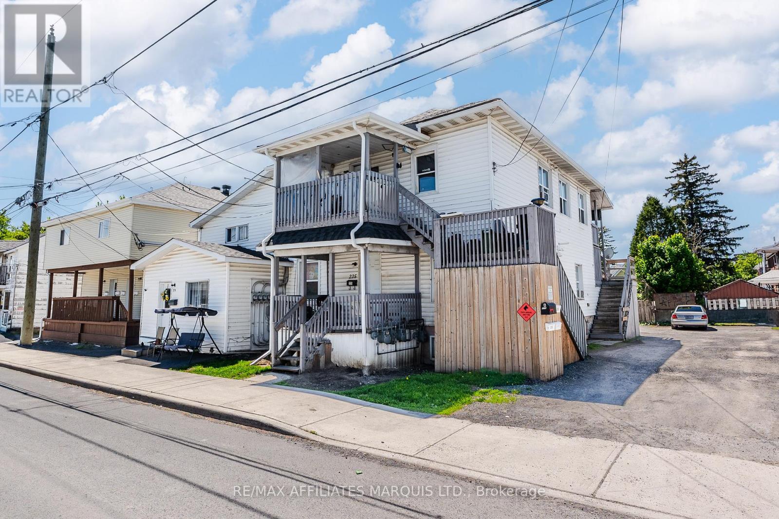 225 Louisa Street Property Photo 4