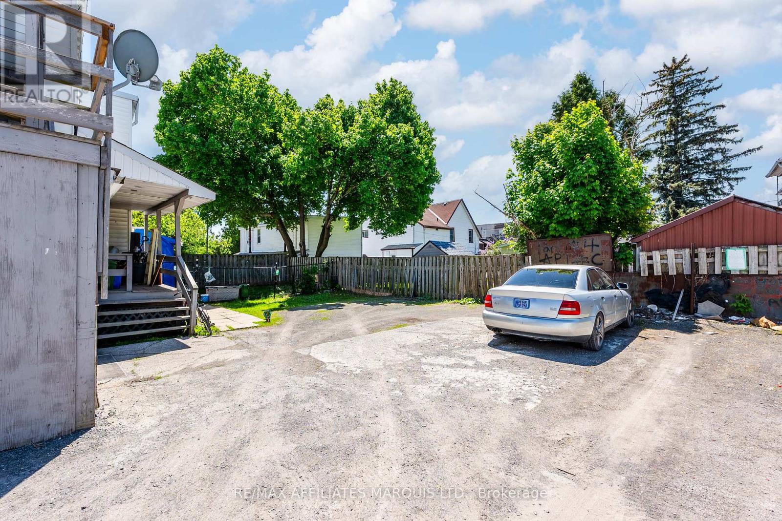 225 Louisa Street Property Photo 6