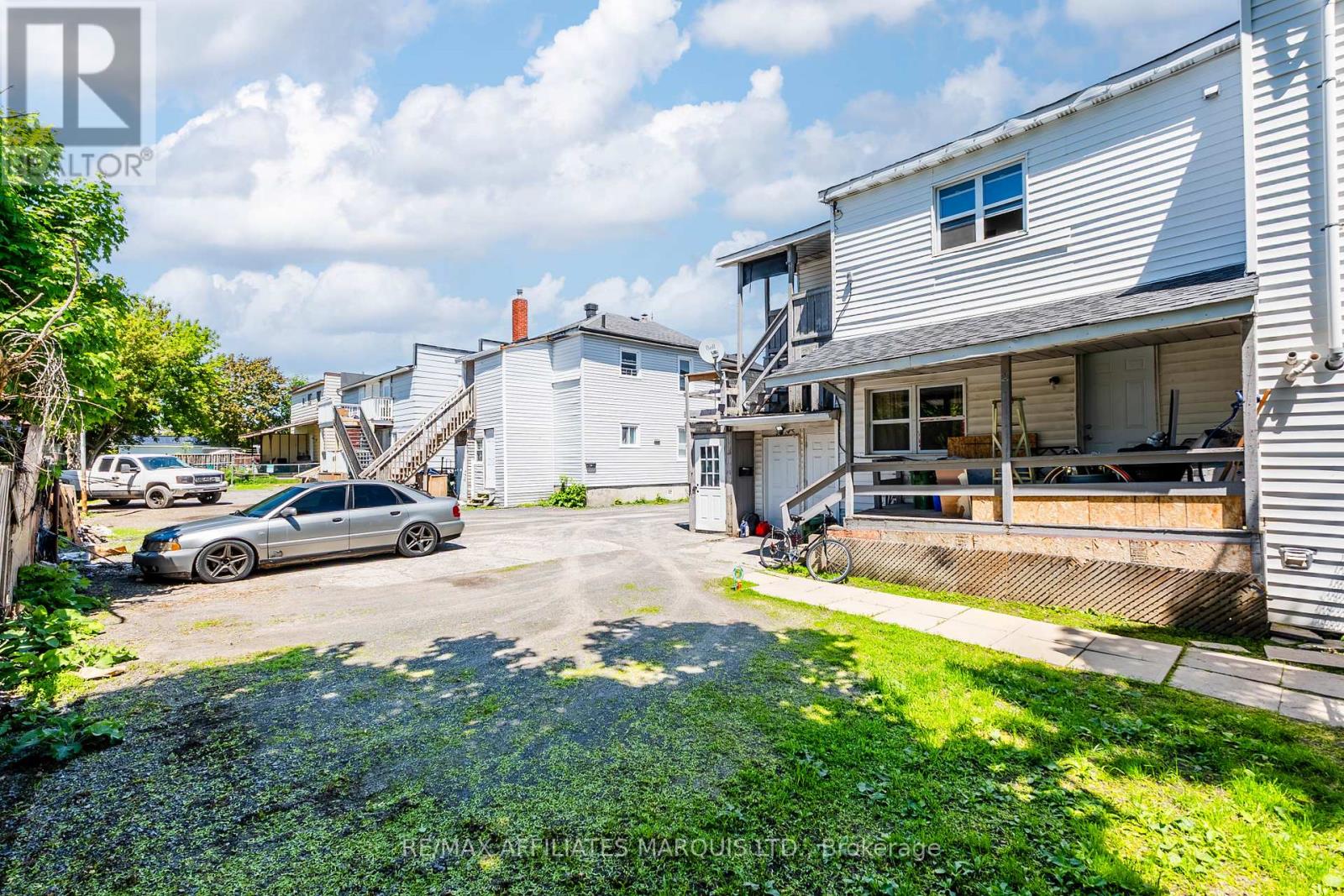 225 Louisa Street Property Photo 7