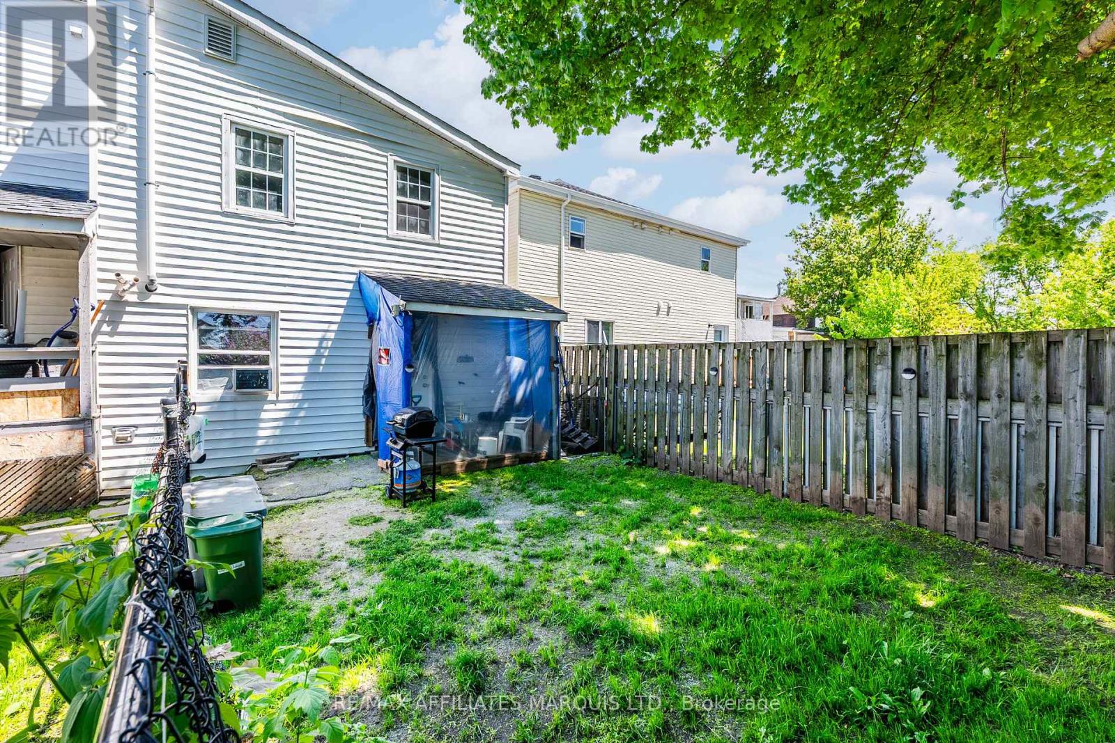 225 Louisa Street Property Photo 9