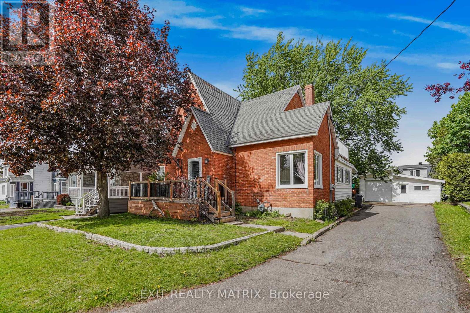 453 GARNEAU ROAD Property Photo 1