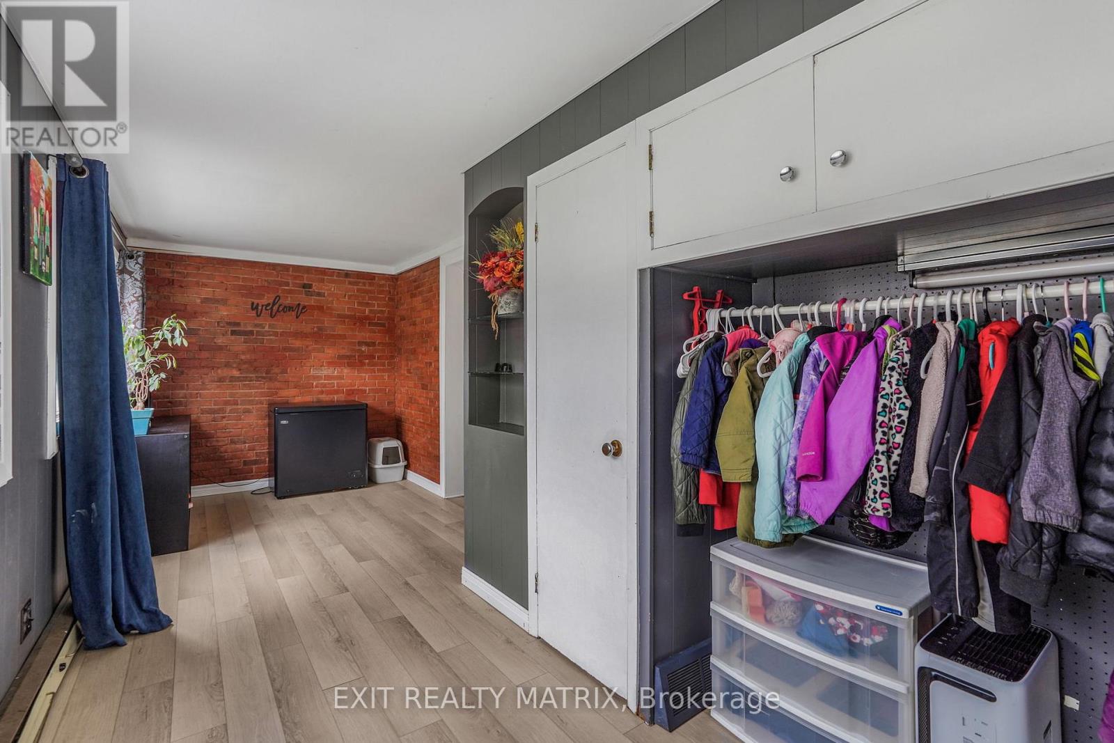 453 Garneau Road Property Photo 3
