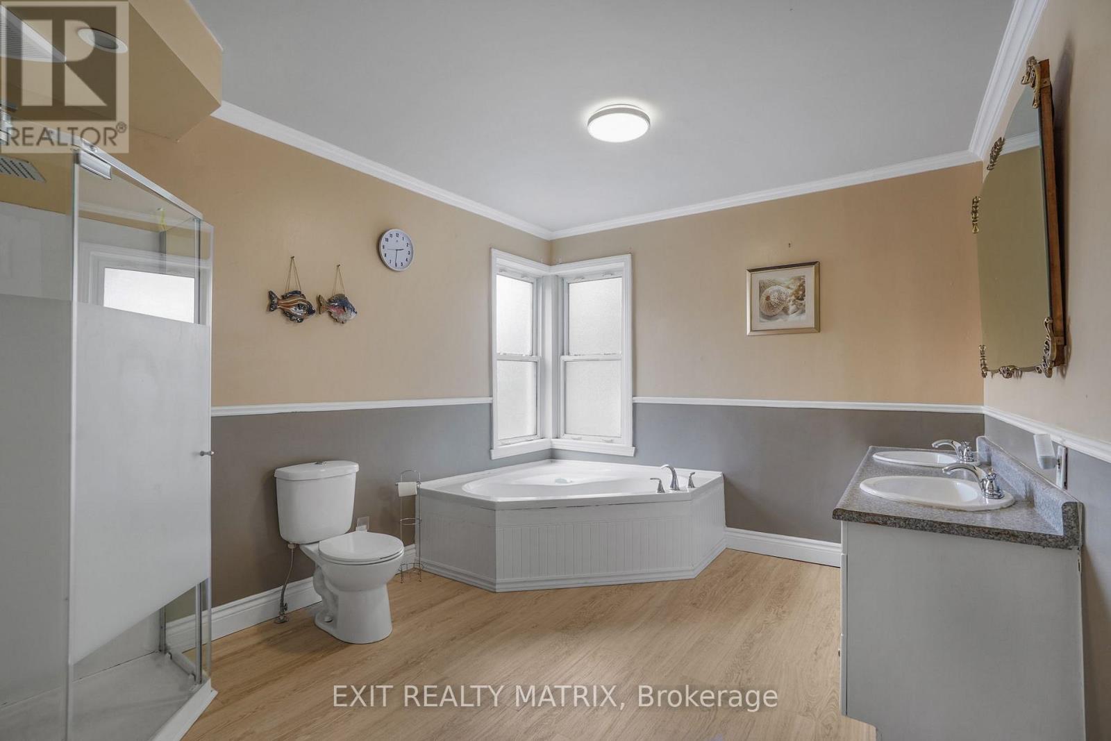 453 Garneau Road Property Photo 15