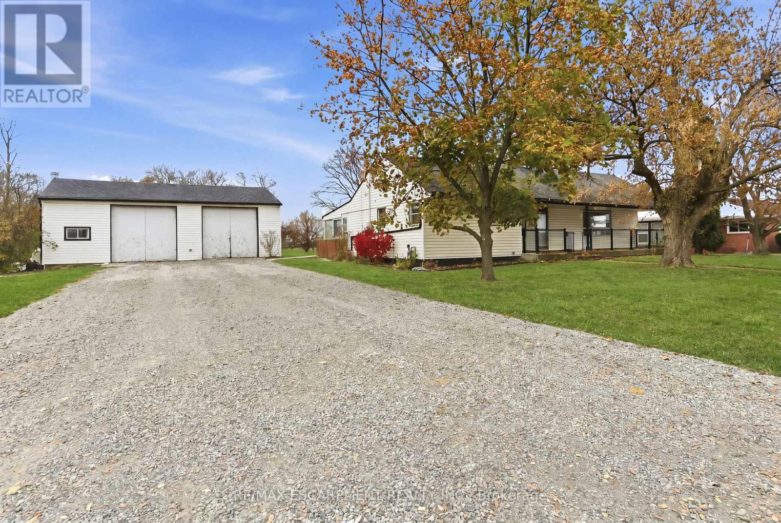 797 HIGHWAY 6 Property Photo 1