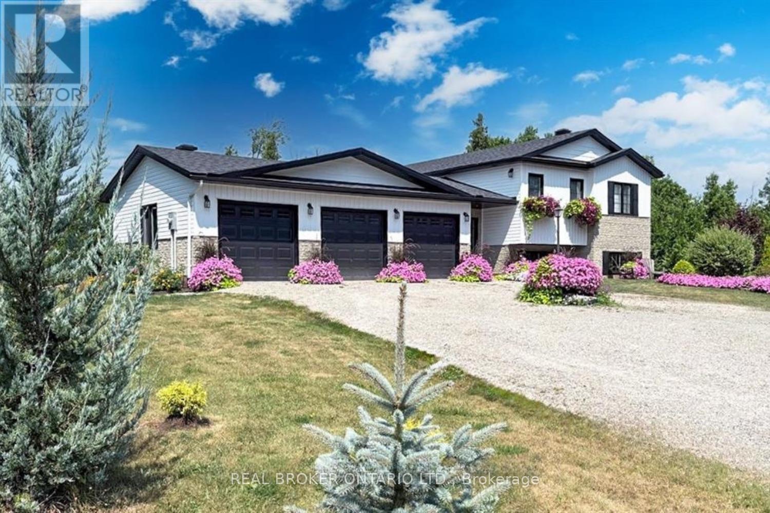 486 Code Drive Property Photo 2