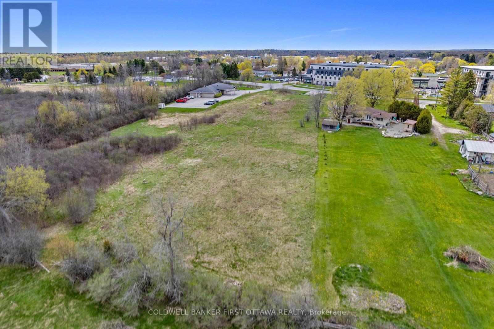 00 Rideau Ferry Road Property Photo 7