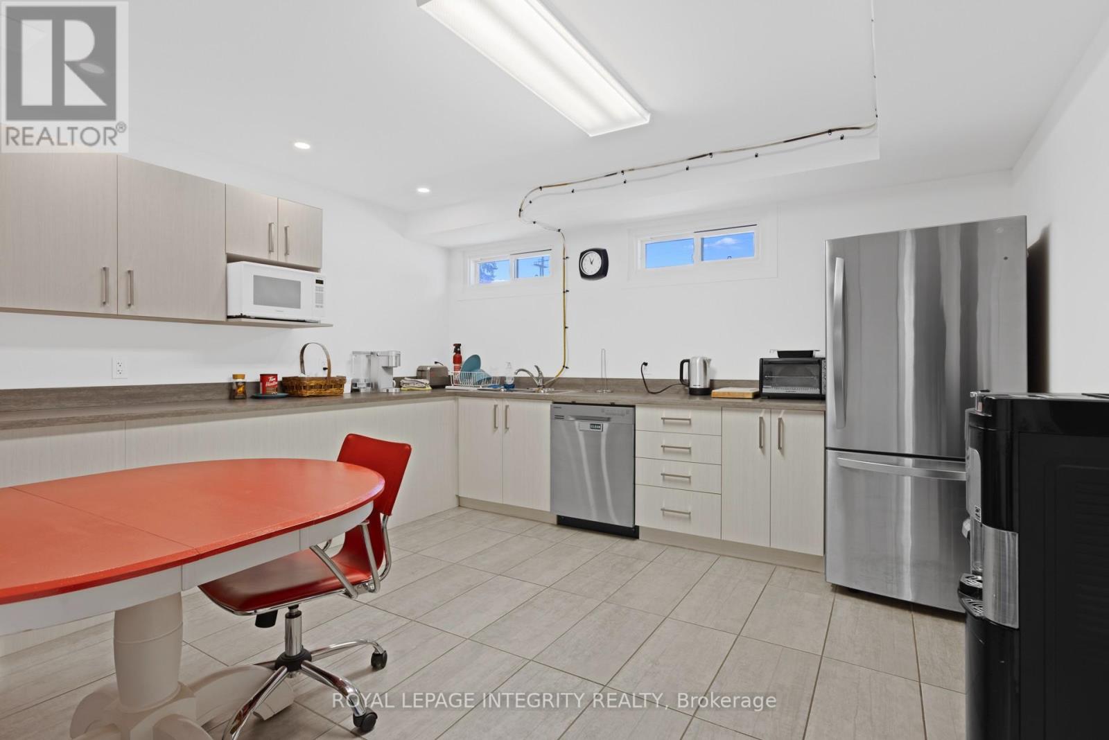 307 Gilmour Street Property Photo 6