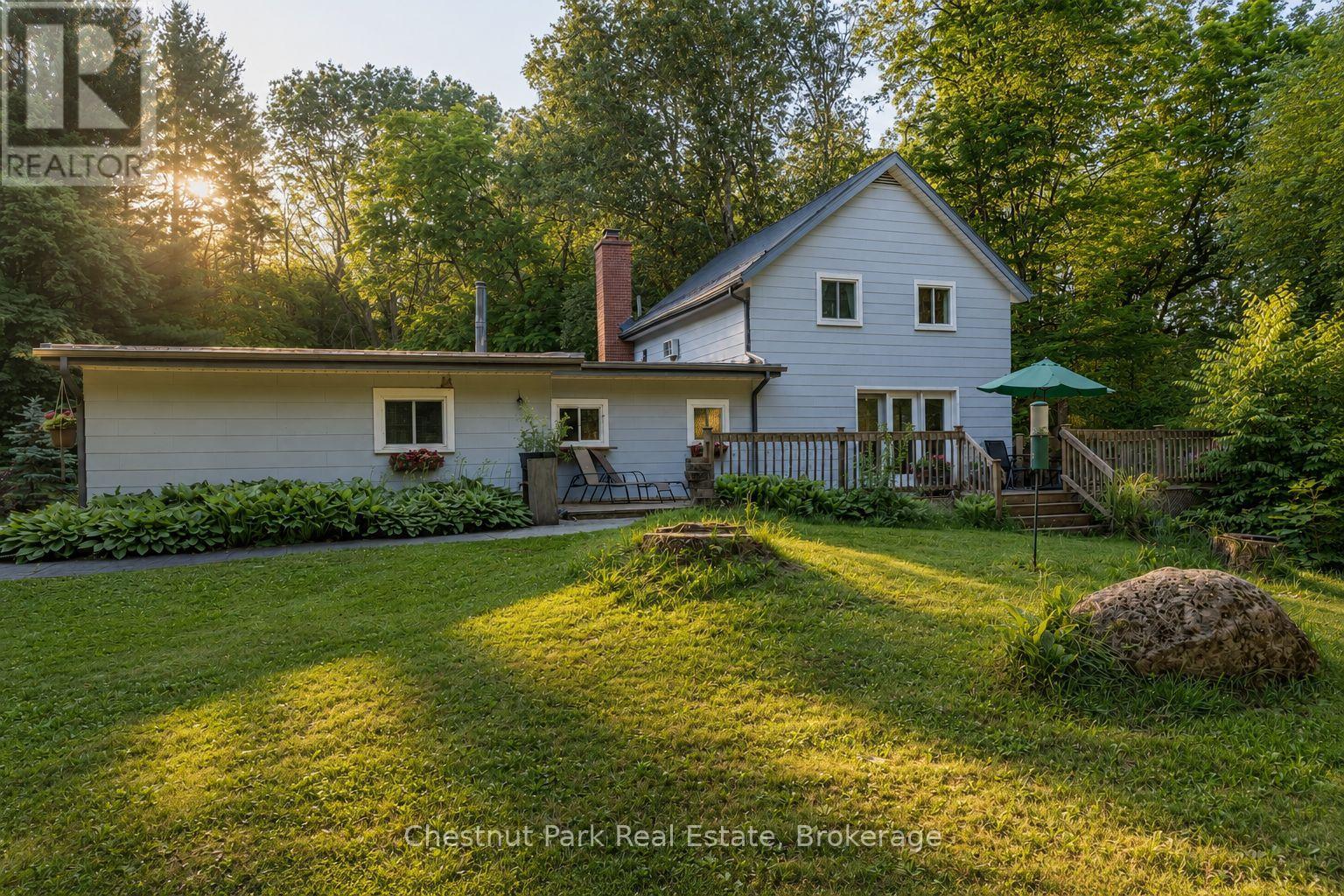 838151 4th Line E Property Photo 2