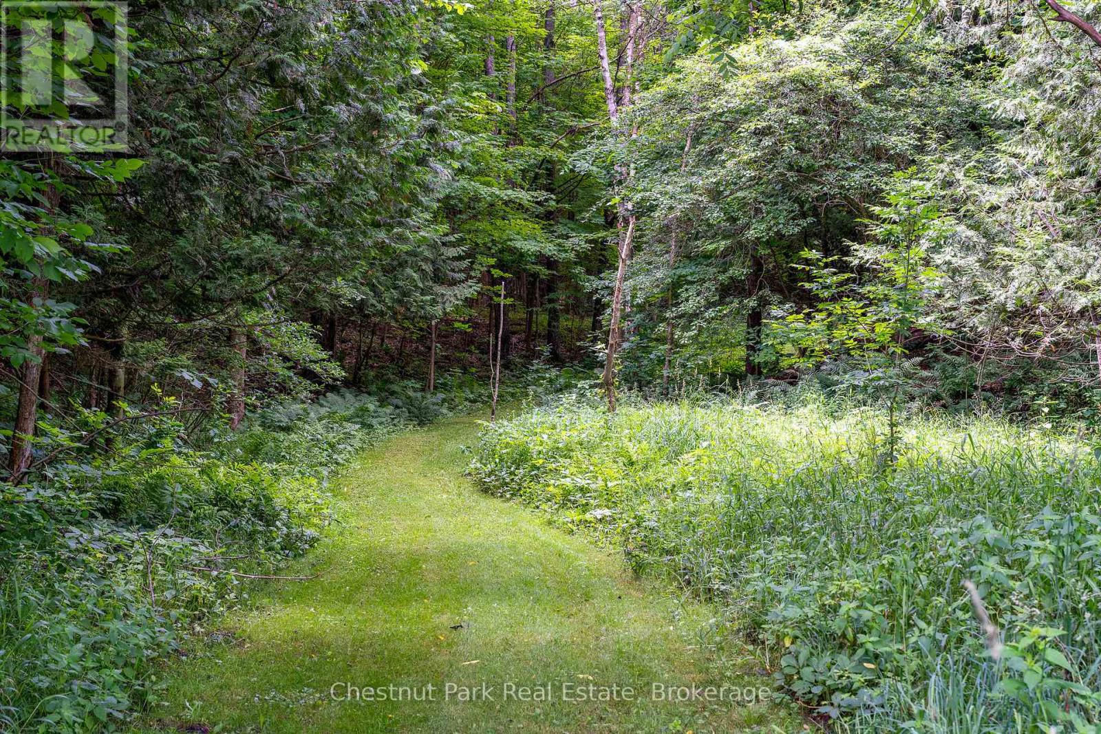 838151 4th Line E Property Photo 15