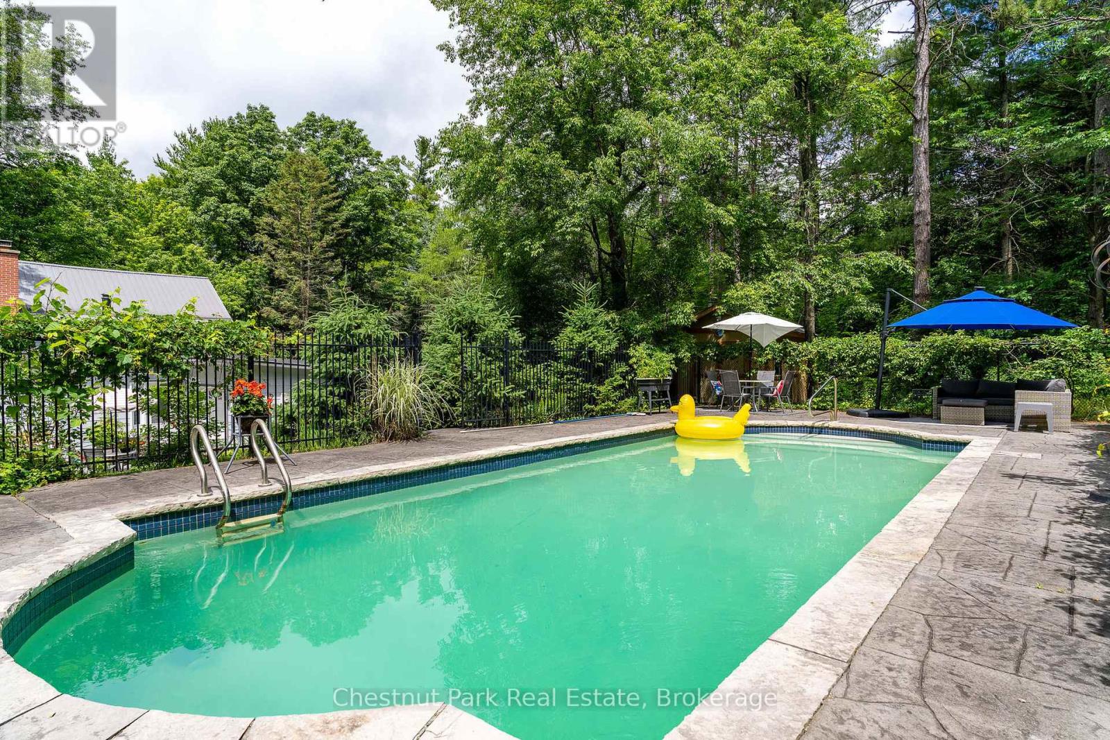 838151 4th Line E Property Photo 21