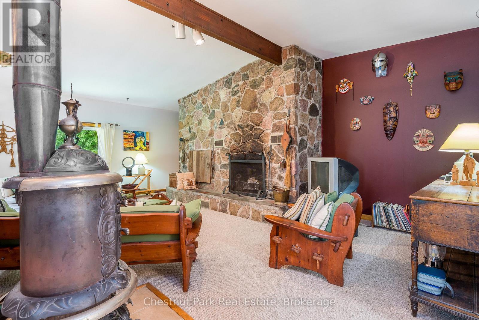 838151 4th Line E Property Photo 24