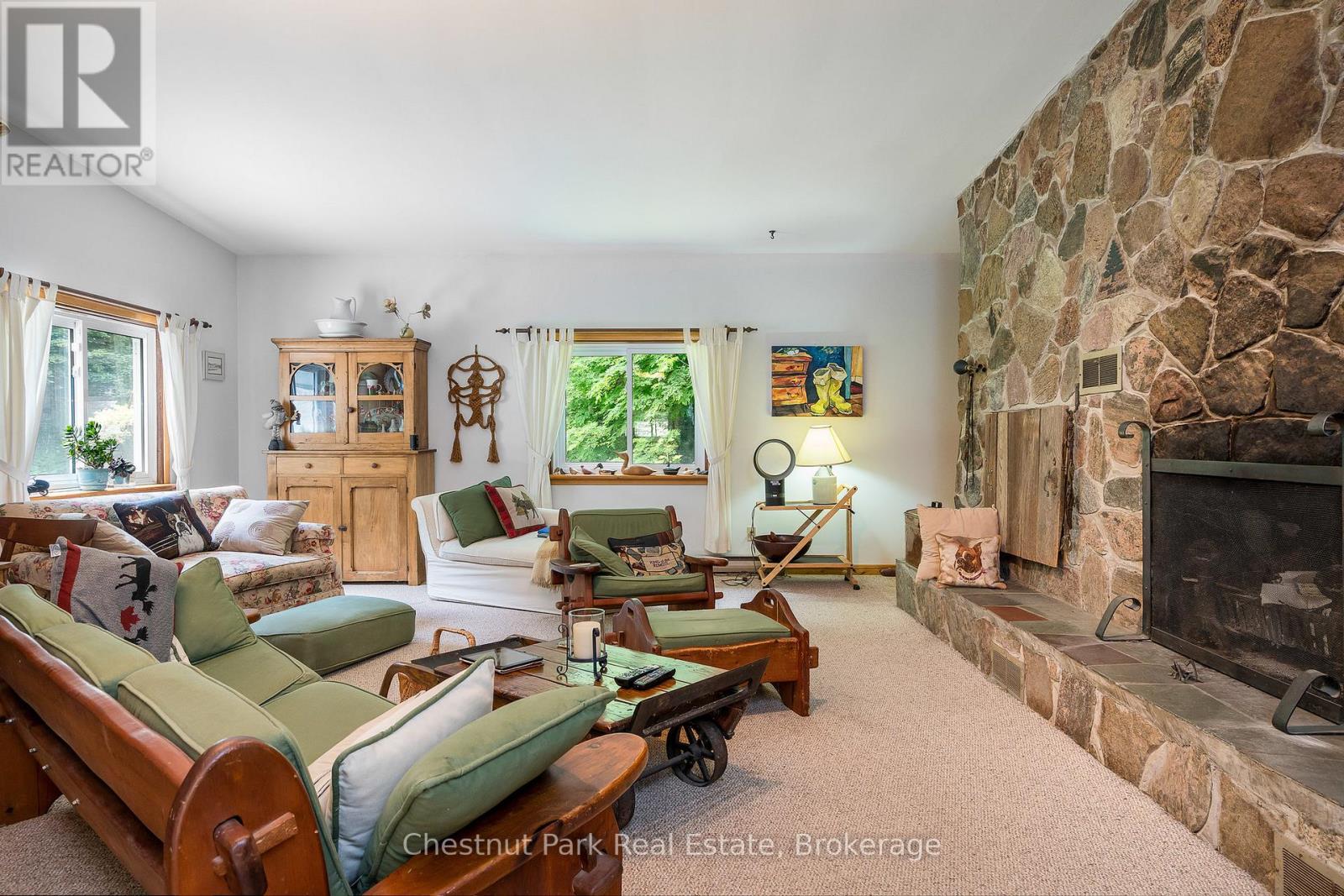 838151 4th Line E Property Photo 25