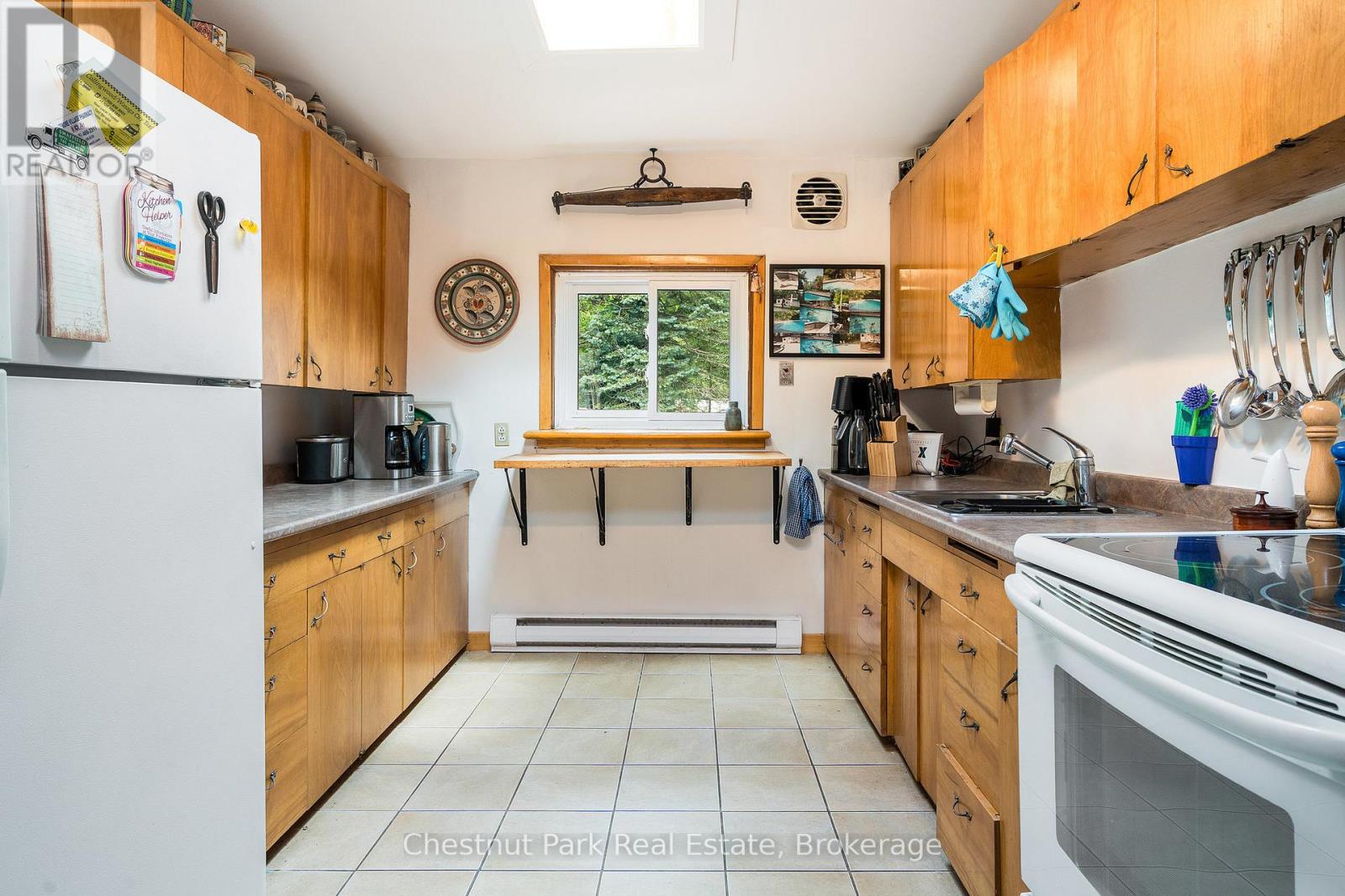 838151 4th Line E Property Photo 27