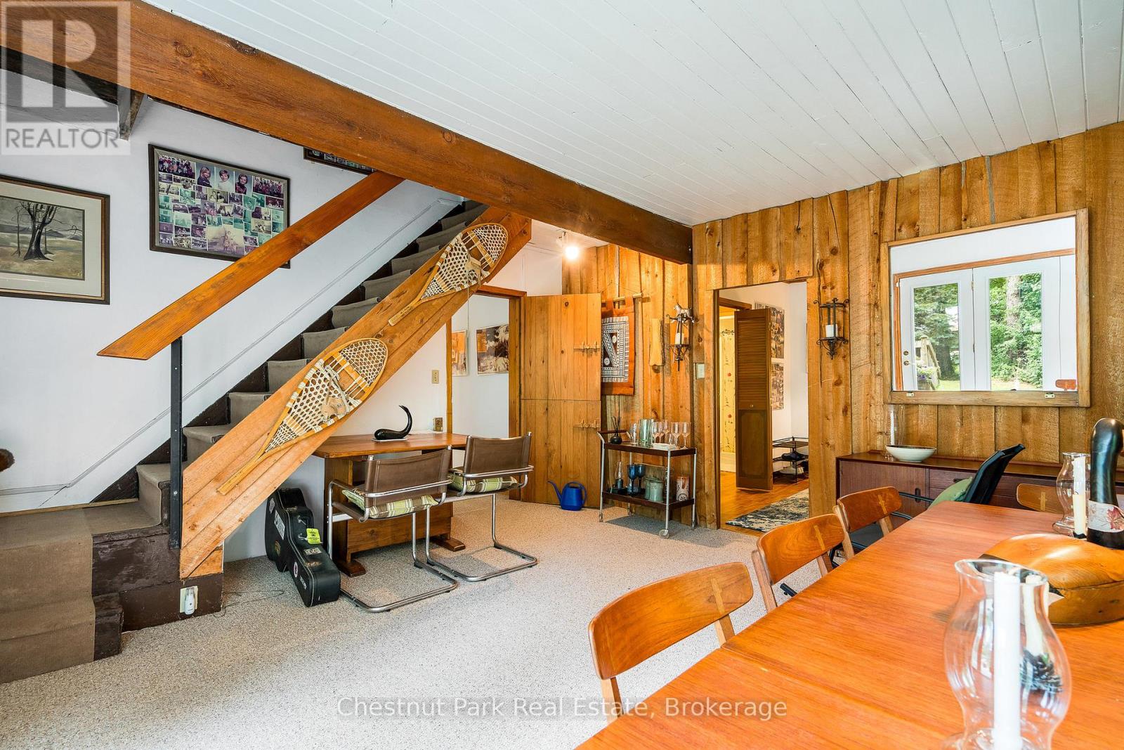 838151 4th Line E Property Photo 31