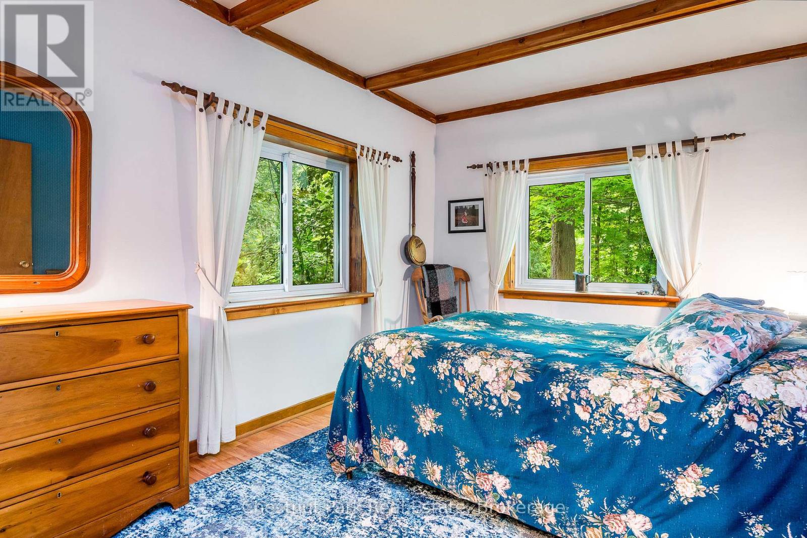 838151 4th Line E Property Photo 32