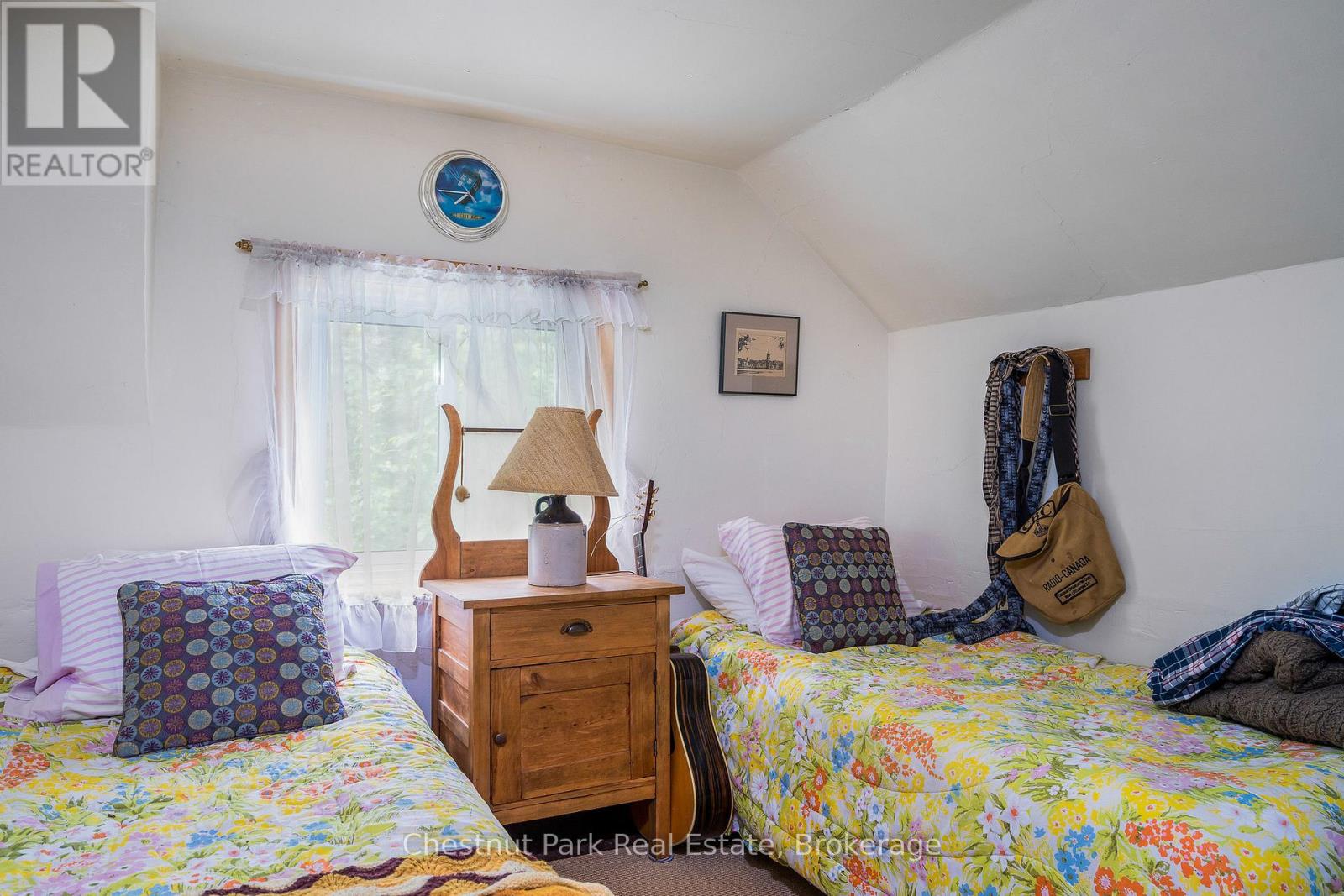 838151 4th Line E Property Photo 34