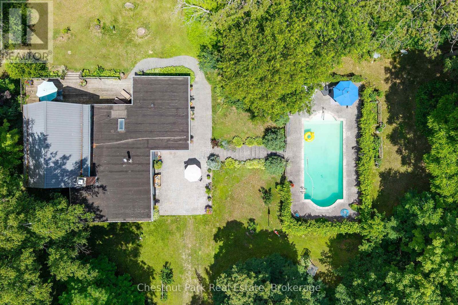 838151 4th Line E Property Photo 37