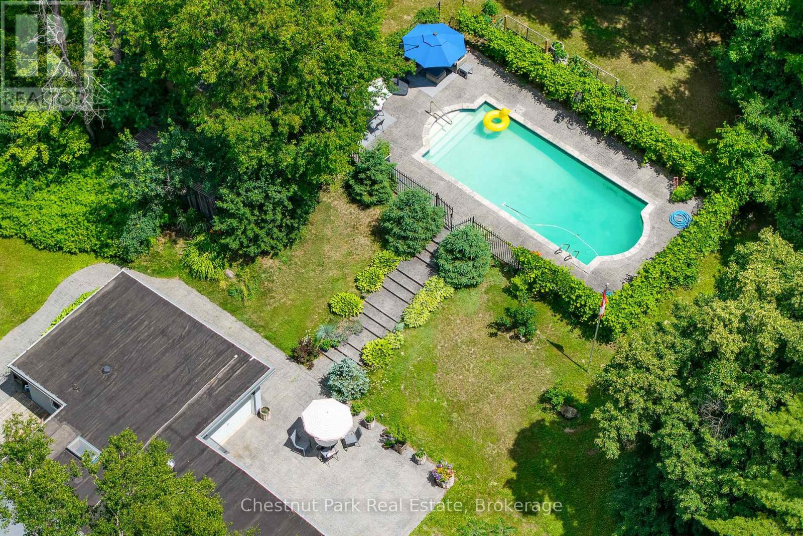 838151 4th Line E Property Photo 40