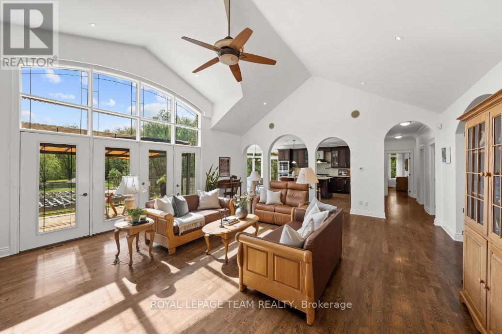 6043 Knights Drive Property Photo 4