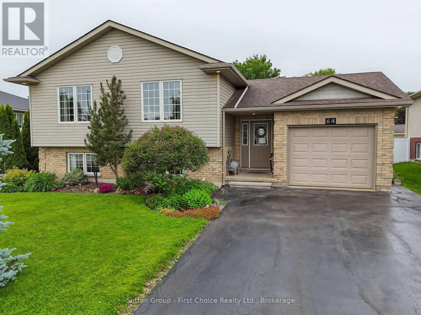 64 PARK LANE Property Photo 1