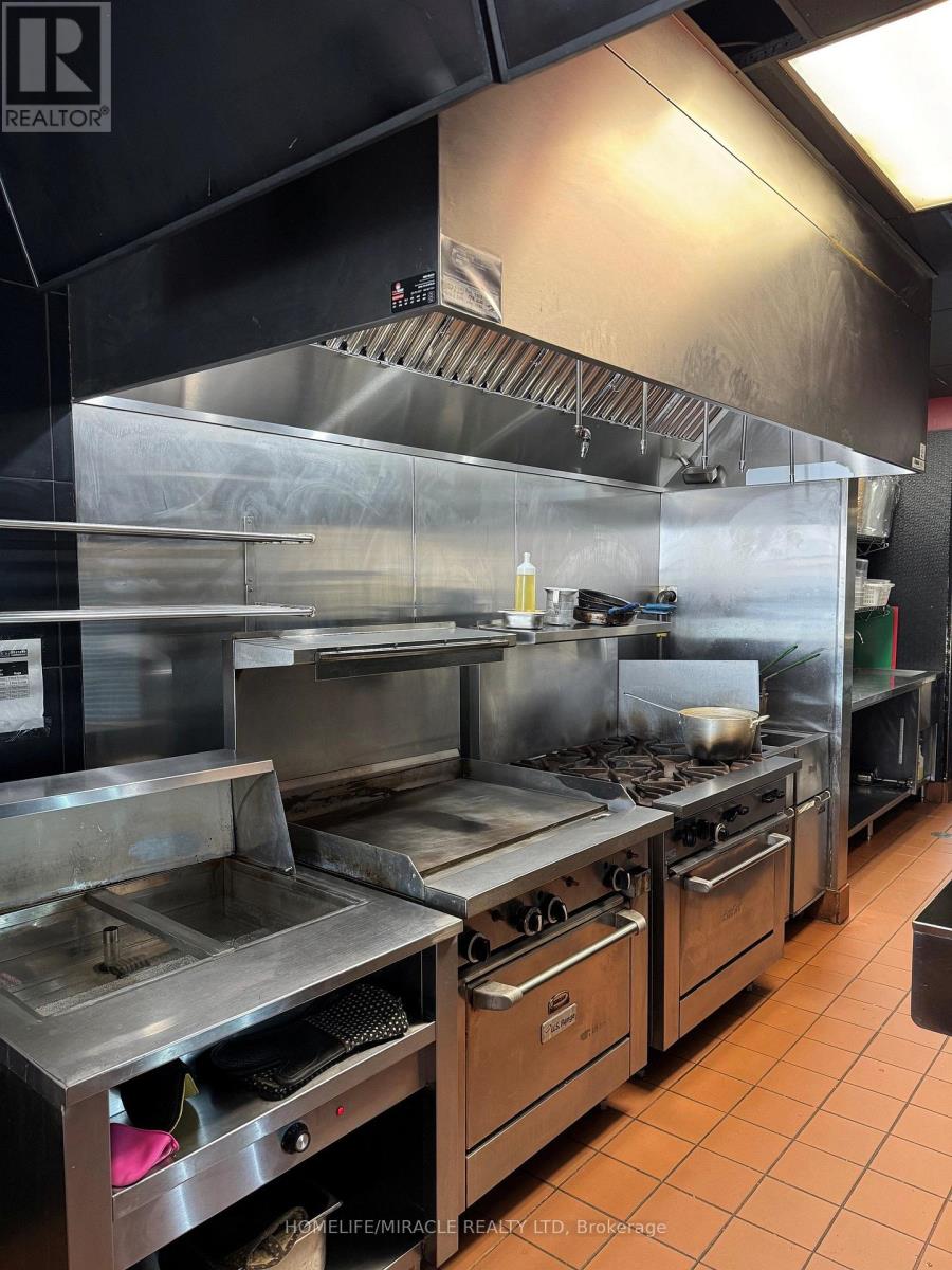255 King Street N Property Photo 11