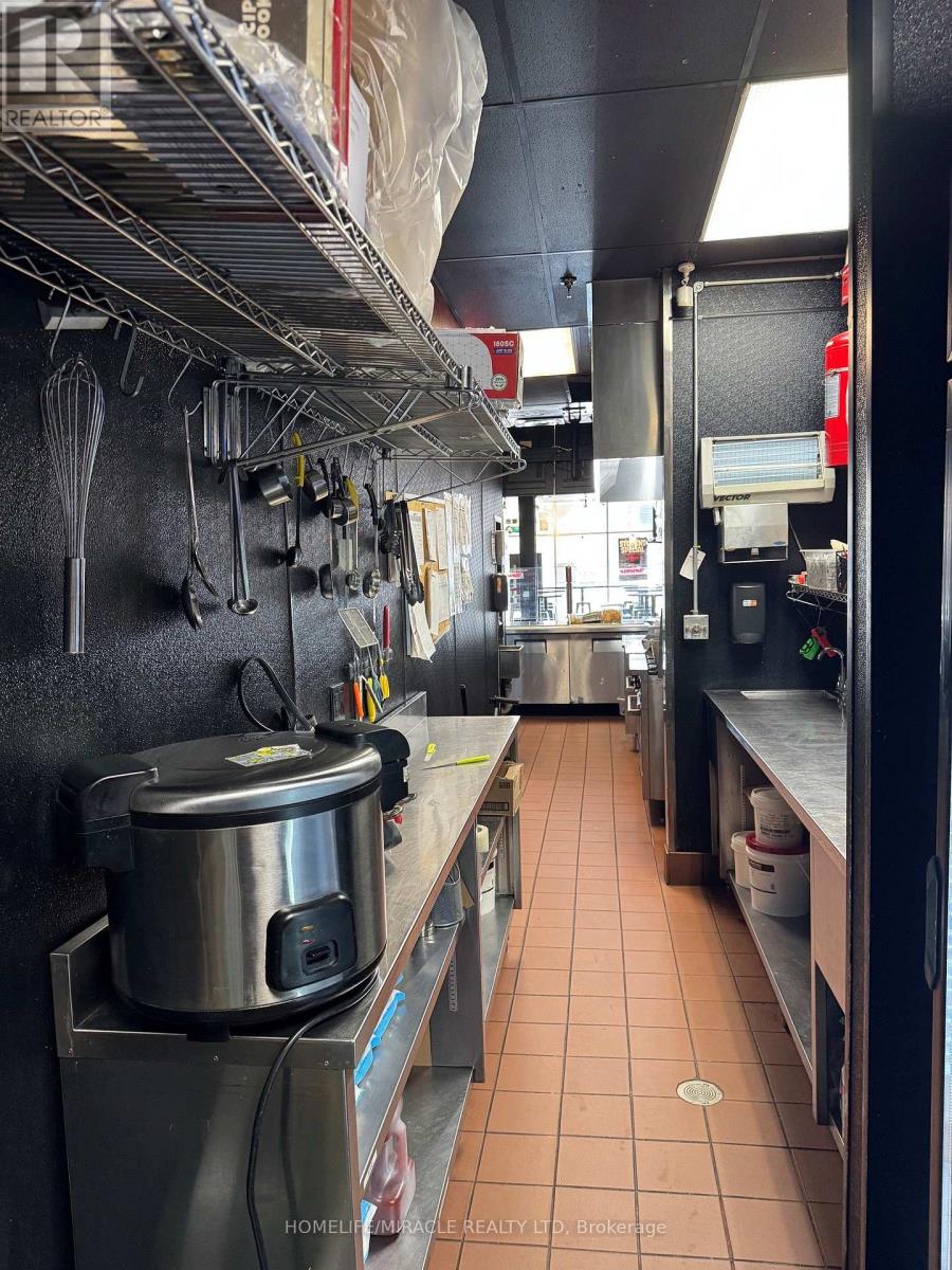 255 King Street N Property Photo 15