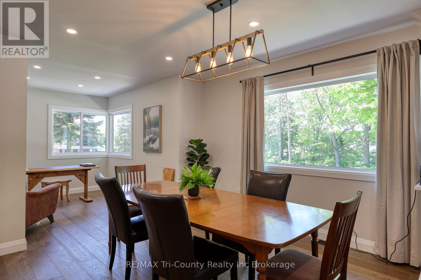16 Delevan Crescent Property Photo 8