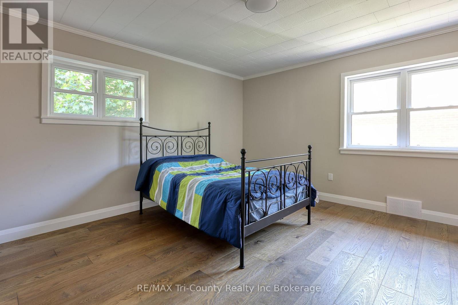 16 Delevan Crescent Property Photo 14