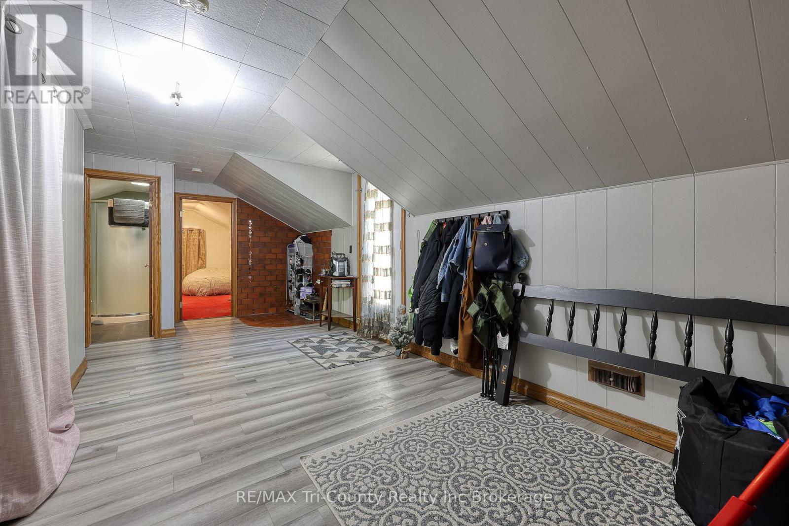 16 Delevan Crescent Property Photo 23