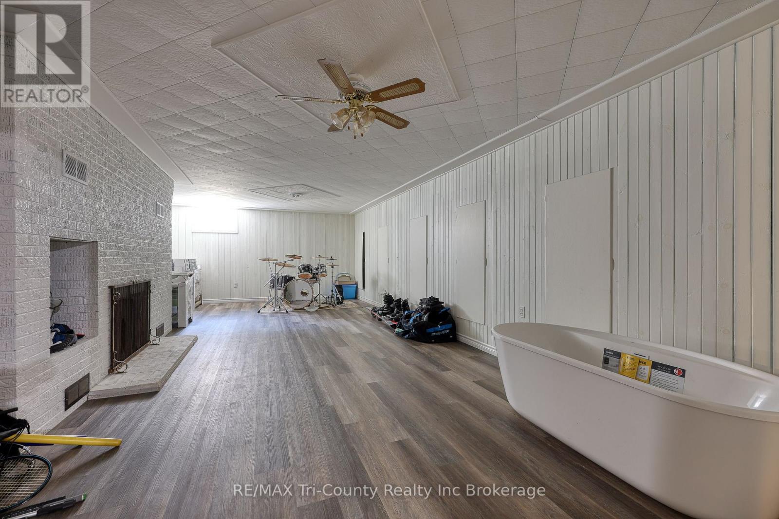 16 Delevan Crescent Property Photo 33