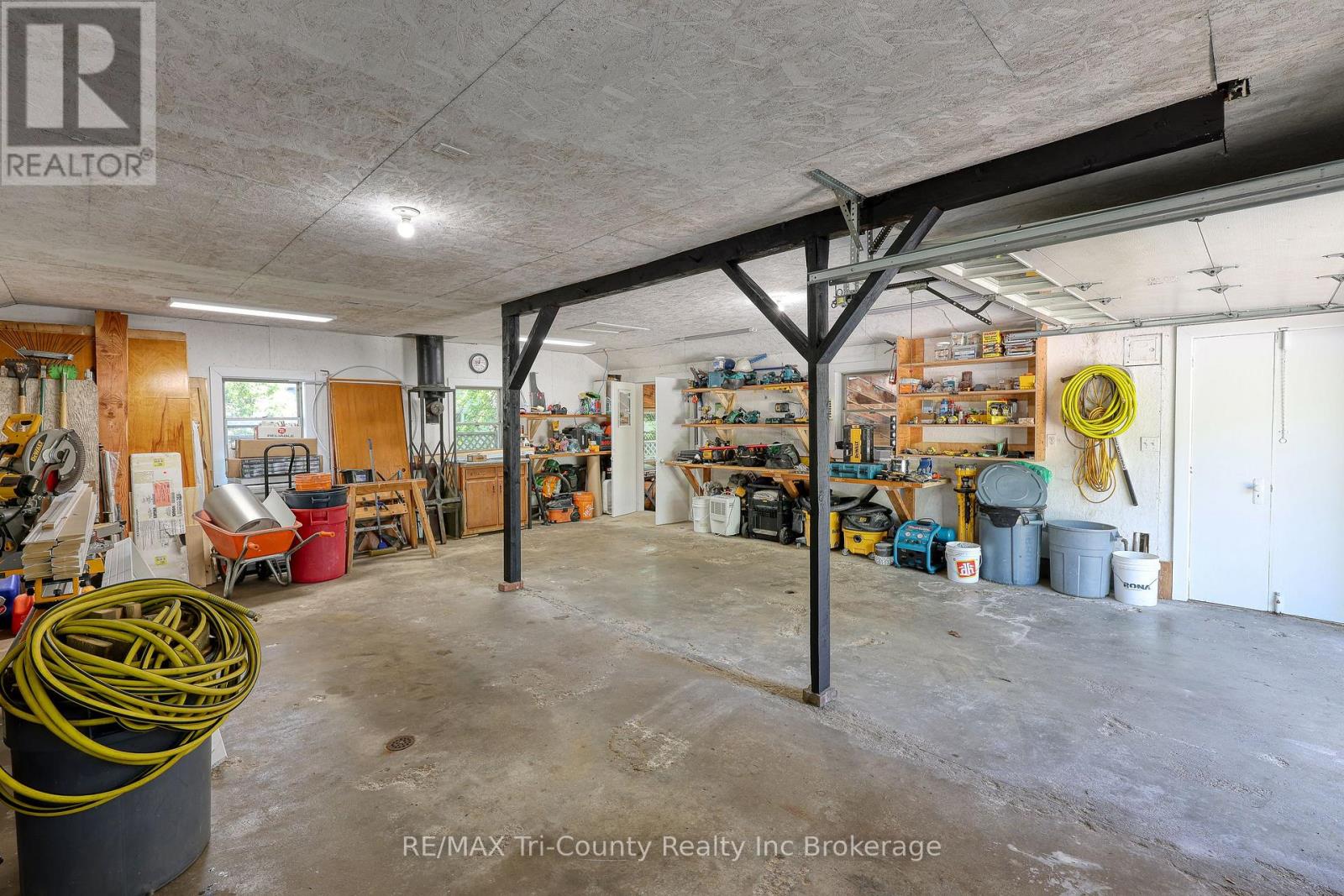 16 Delevan Crescent Property Photo 41