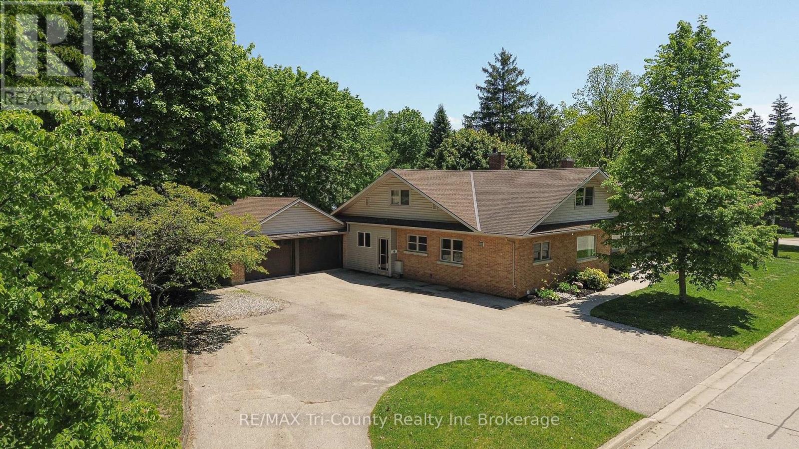 16 Delevan Crescent Property Photo 47