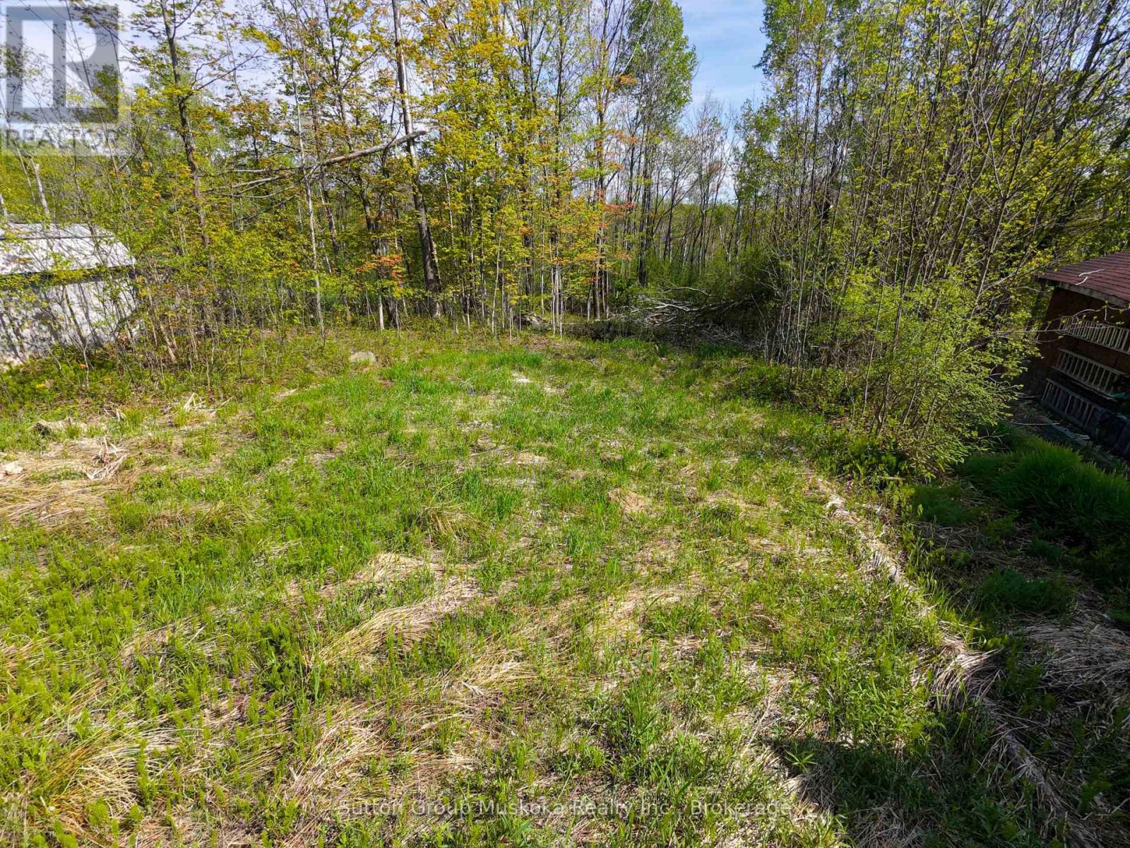359 Town Line Road W Property Photo 12