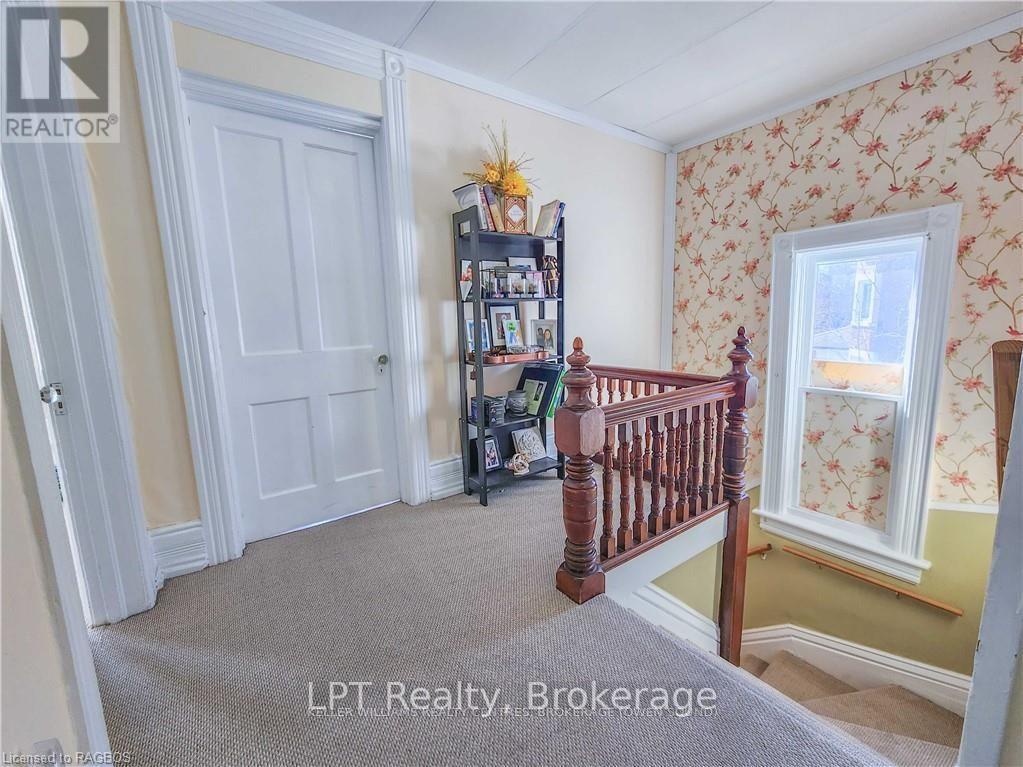 900 2nd Avenue W Property Photo 12