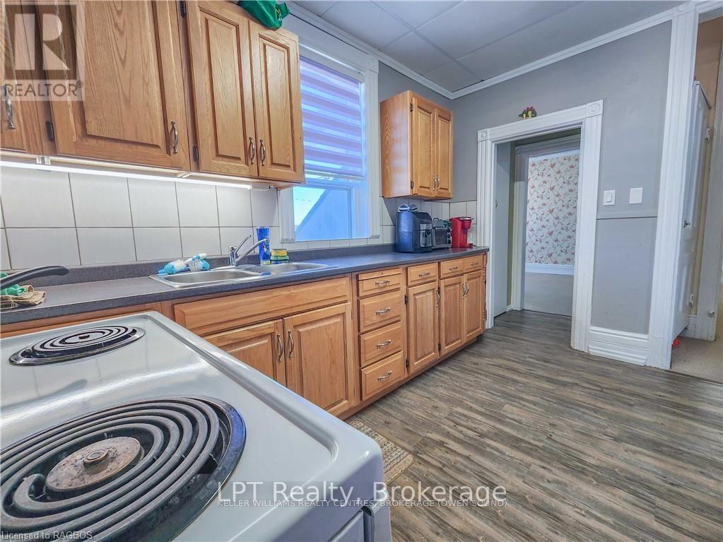 900 2nd Avenue W Property Photo 15