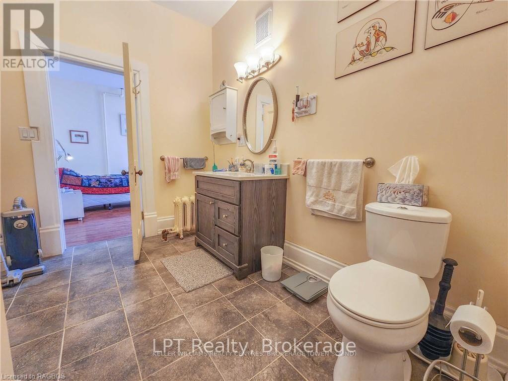 900 2nd Avenue W Property Photo 28
