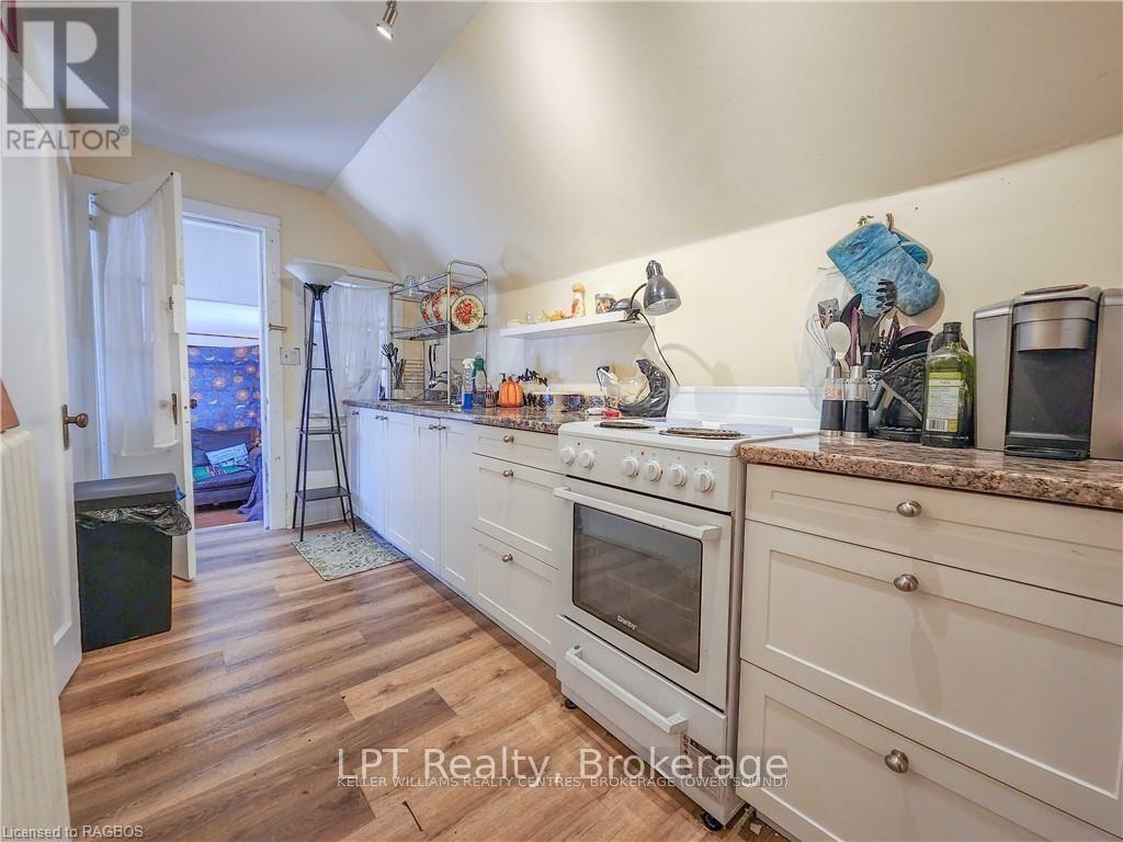900 2nd Avenue W Property Photo 34