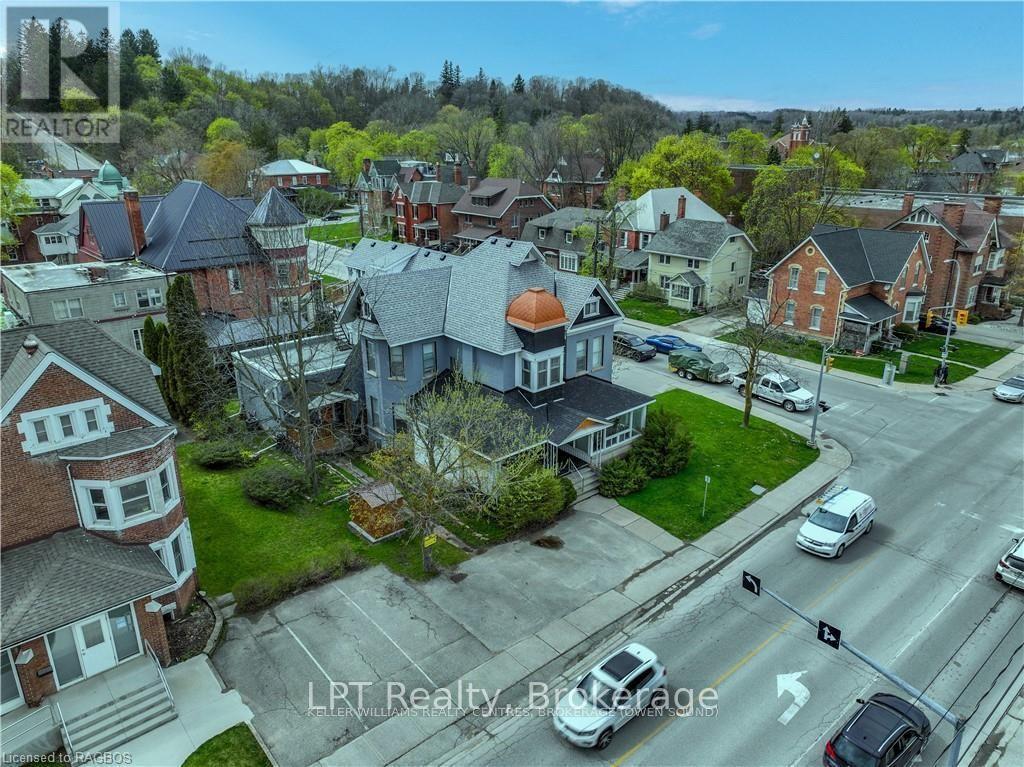 900 2ND AVENUE W
